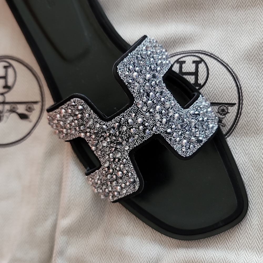 Hermes Oran Sandal with Crystals size 40eu/ 10US Limited Edition Black Leather - Picture 5 of 17